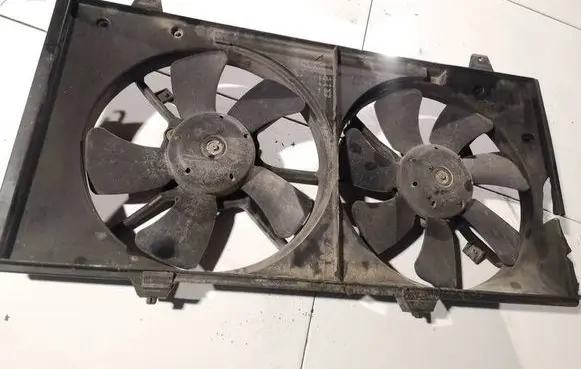 Mazda 6 Radiator cooling fan shroud