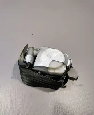 Hyundai i20 (PB PBT) Front seatbelt