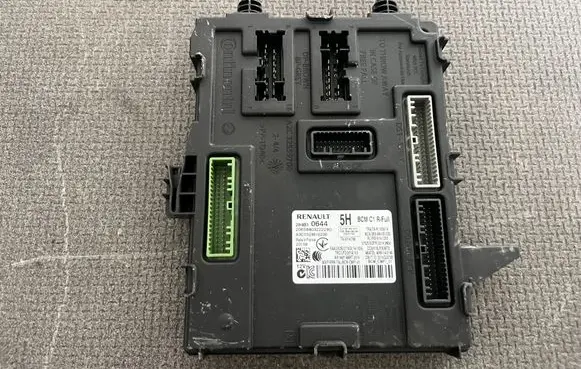 Renault Megane IV Engine control unit/module 284B10644 A3C0324610200