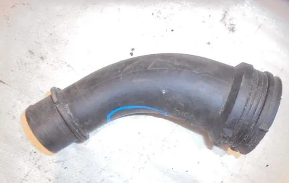 Renault Megane II Air intake hose/pipe 8200453501