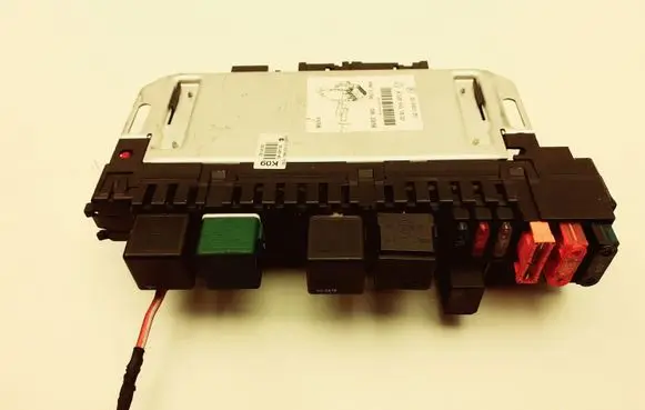 Mercedes-Benz S W220 Fuse module A0205451832 05045120
