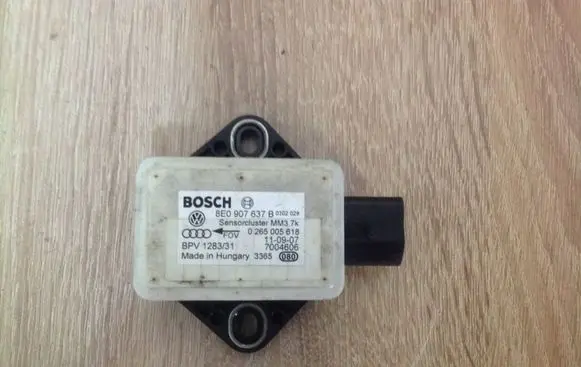 Audi A4 S4 B7 8E 8H ESP acceleration yaw rate sensor 8E0907637B