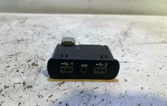 Dodge Challenger USB control unit 68294075AC 35247914 062519