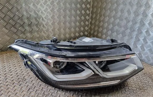 Volkswagen Tiguan Headlight/headlamp 5NC941082G