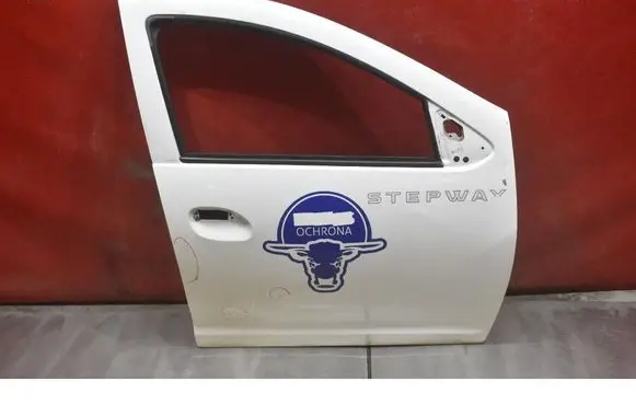 Dacia Sandero Front door 