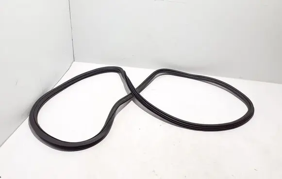 Cupra Formentor Front door rubber seal 5FF867365