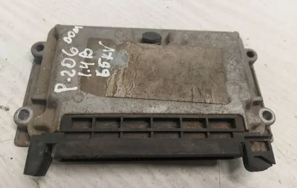 Peugeot 206 Engine control unit/module 0261206162 9635217680