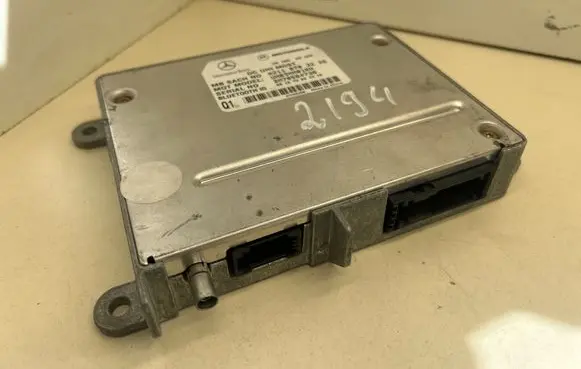 Mercedes-Benz E W211 Bluetooth control unit module A2118703226 UH03MM01RW 00167582334