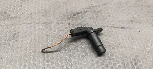 Renault Megane II Crankshaft position sensor 8200373588