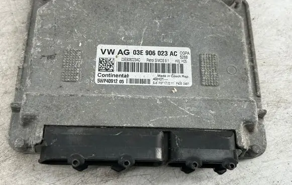 Volkswagen Polo V 6R Engine control unit/module 03E906023AC 5WP4091205