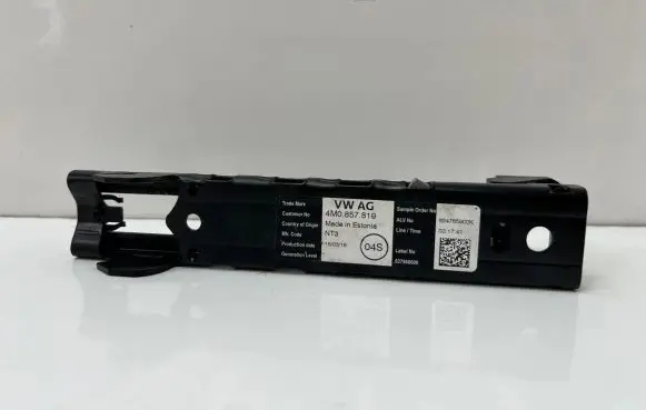 Volkswagen PASSAT B8 Seat belt adjustment motor 4M0857819 624765900K 627966600