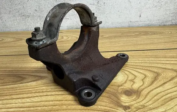 Ford S-MAX Driveshaft support bearing bracket AV613K305EA