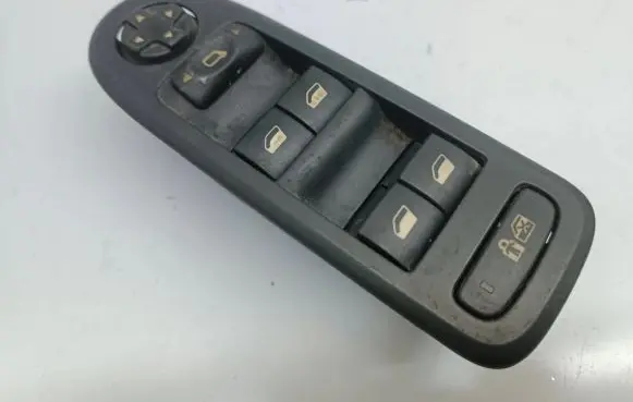 Peugeot 308 Electric window control switch 96644915XT