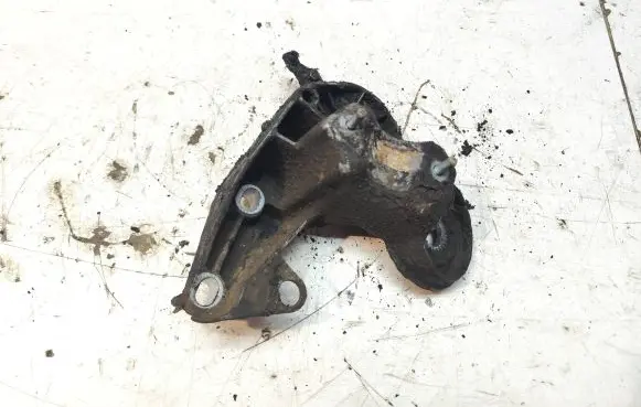 Audi A6 S6 C6 4F Engine mounting bracket