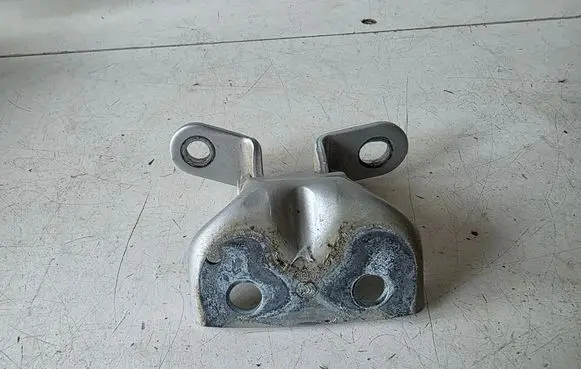 KIA Sorento Rear door upper hinge 