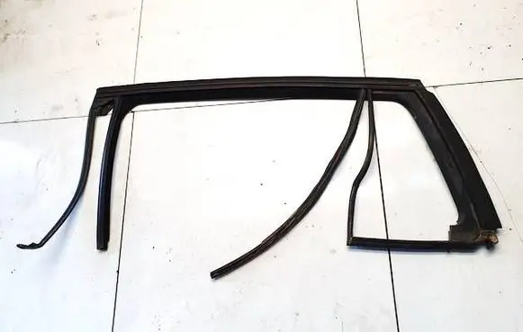 Opel Insignia A Rubber seal rear door 13256889