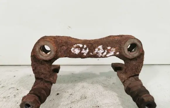 Volkswagen Golf IV Brake caliper pad carrier rear 
