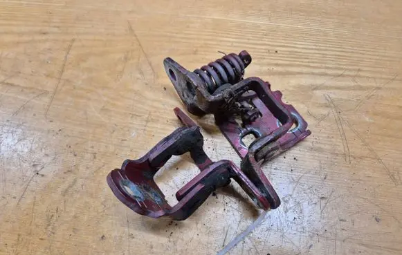 Dodge Nitro Rear door lower hinge 85574F