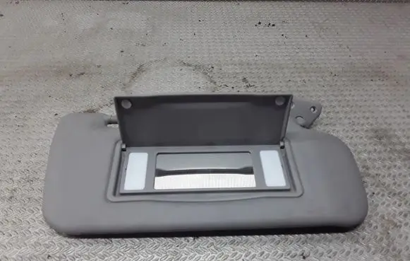 Nissan Primera Sun visor