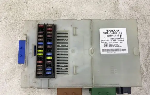 Volvo V70 Fuse module 30765624AE 7G9T14C256FA 3659AF01125TP