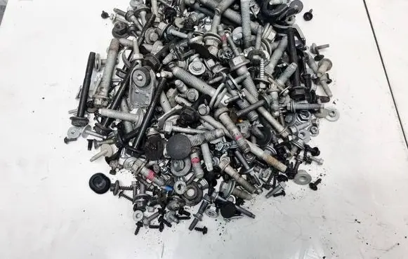 Ford Kuga III Nuts/bolts 