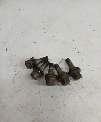 Peugeot 607 Nuts/bolts 
