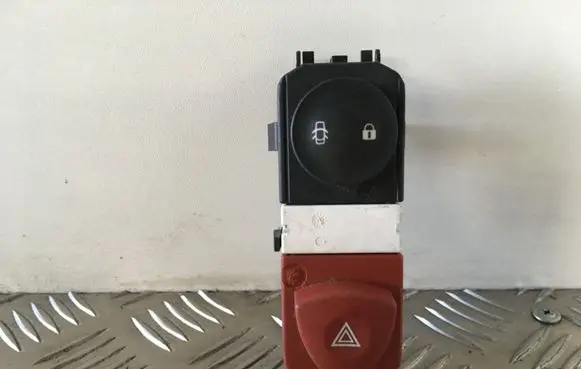 Renault Scenic II - Grand scenic II Hazard light switch 8200095493 8200109723 8200107808