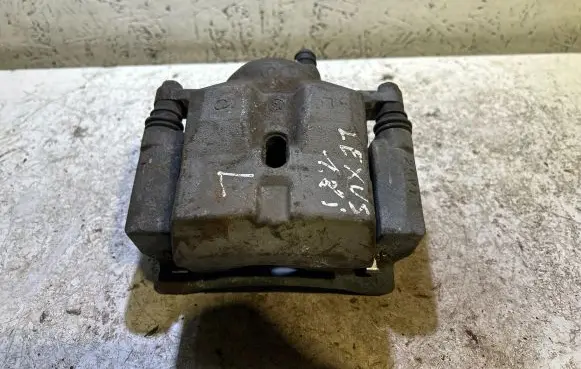 Lexus CT 200H Front brake caliper