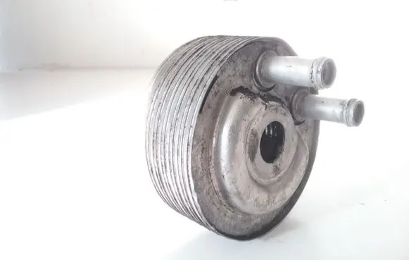 Oil filter mounting bracket
