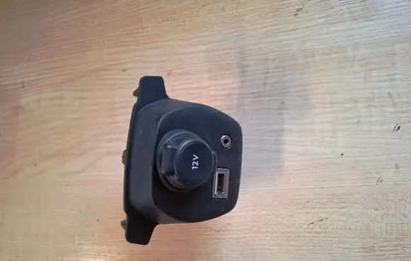 Peugeot 108 USB socket connector 55447-0H010