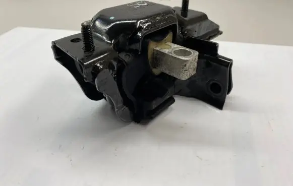Skoda Fabia Mk2 (5J) Engine mount bracket 6Q0199555 1171220093