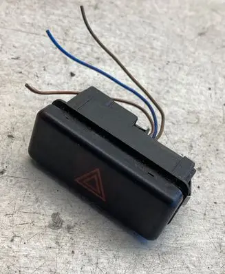 BMW 5 E39 Hazard light switch 8350947
