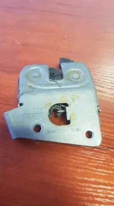 BMW 5 E60 E61 Seat back rest lock catch 7112864