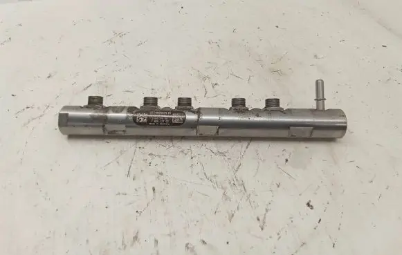 BMW 1 E81 E87 Fuel main line pipe 7809127 780912702 0445214182