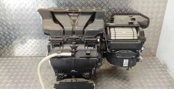 Toyota Sienna XL30 III Interior heater climate box assembly 8701008120