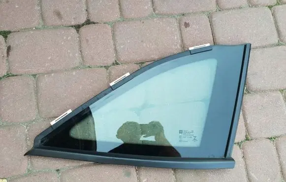 Opel Astra K Front triangle window/glass 