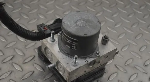Tesla Model 3 ABS Pump 104474500B
