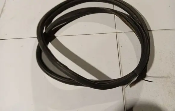 Volvo S40 Trunk rubber seal (body) 