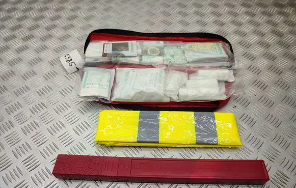 Citroen e-C3 First aid kit 