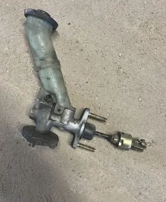 Toyota Avensis T220 Clutch master cylinder 