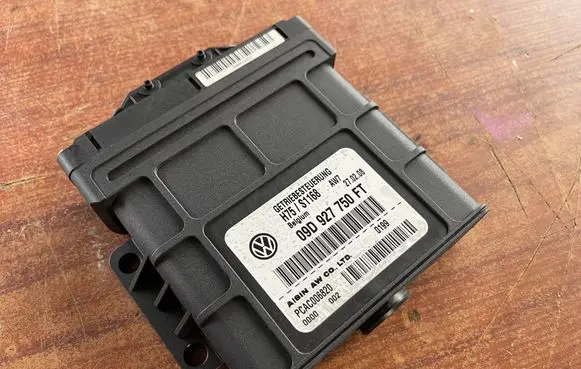Volkswagen Touareg I Gearbox control unit/module 09D927750FT