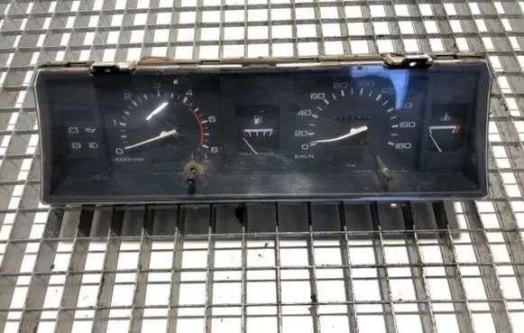 Speedometer (instrument cluster)