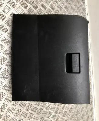 Mazda CX-3 Glove box