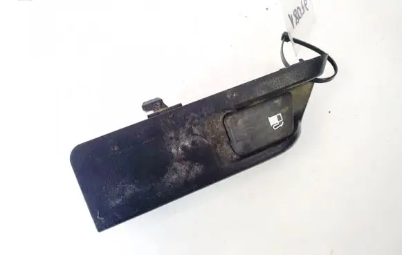 Toyota Auris 150 Fuel tank opening switch 