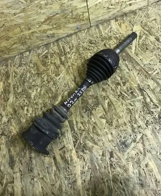 Nissan Navara D22 Front driveshaft