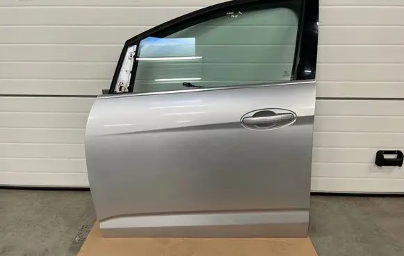 Ford Grand C-MAX Front door 