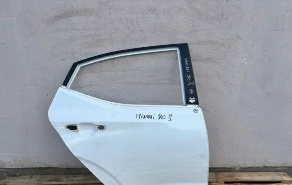 Hyundai i10 Rear door