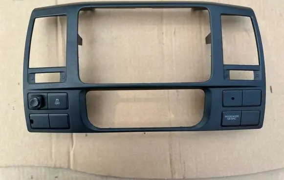Volkswagen Transporter - Caravelle T5 Radio/GPS head unit trim 7E0857237J