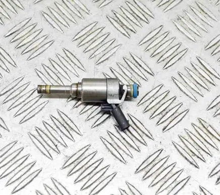 Audi A5 8T 8F Fuel injector 0261500076 06H906036G