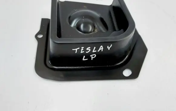 Tesla Model Y Fender foam support/seal 1494083-00-A